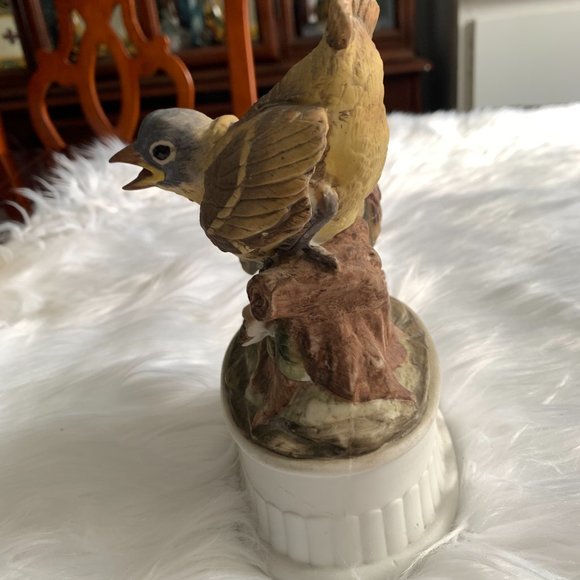 Lefton China Gold Finch Figurine #KW5157 Hand Painted Golden Finch 7" Statue - Picture 6 of 8